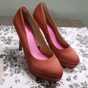 H&M satin platform 4.25" heel Coral color size 8